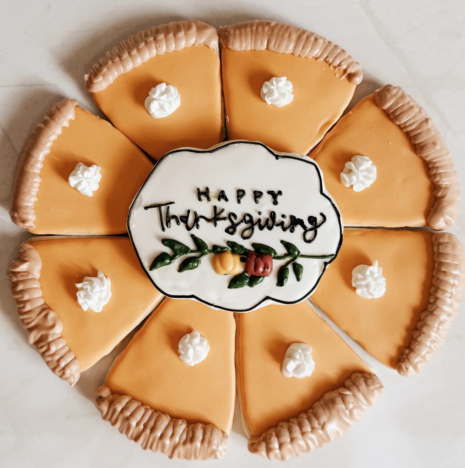 Thanksgiving pie wreath & pumpkin slices